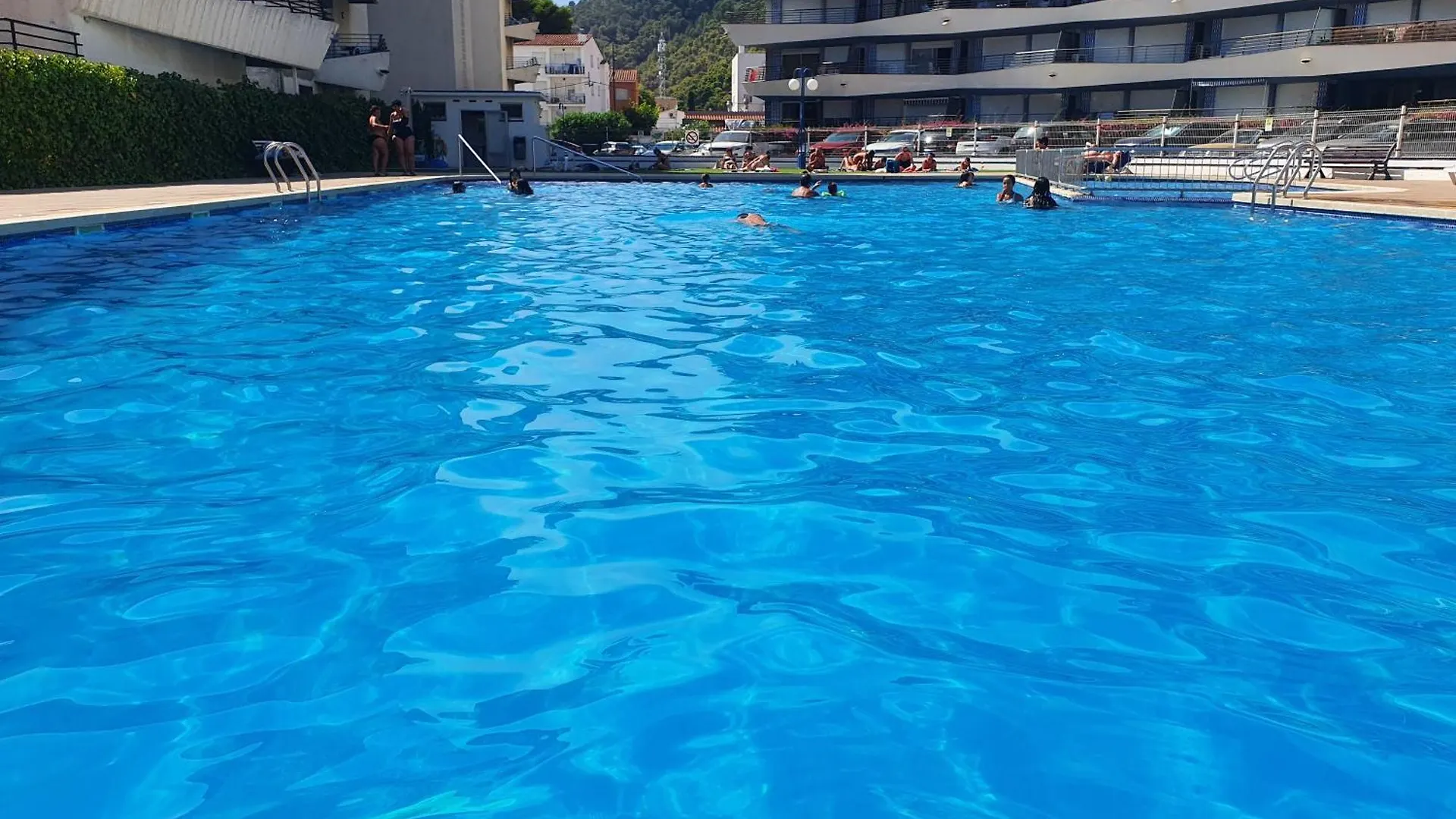 アパート レスタルティットVibras Estartit Playa Y Piscinaアパートメント